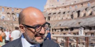 Sangiuliano in visita al Colosseo, poi riunione al ministero
