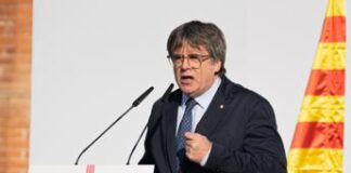 Spagna, scatta l’operazione ‘Gabbia’ per catturare Puigdemont