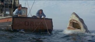 “Spielberg ha denigrato gli squali”, l’accusa di James Cameron