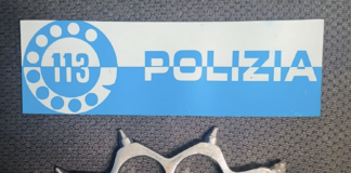 Controllo Interforze, Polizia di Stato: in una discoteca di Vicenza un denunciato per possesso di armi improprie, sequestrati stupefacenti Tirapugni sequestrato da Polizia di Stato