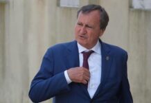 Venezia, Brugnaro in consiglio comunale straordinario: “Non mi dimetto”
