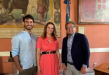 Il sindaco Possamai incontra i fondatori di Unexpected Italy. Grazie a loro Vicenza ha meritato l’attenzione della stampa inglese Possamai con i fondatori di Unexpected Italy