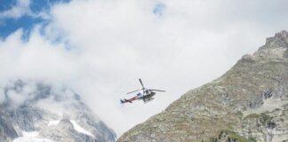 Monte Bianco, crolla seracco: almeno un morto e 4 feriti monte bianco