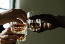 Alcol, ricerca SocialData: “Tra temi più discussi sui social, sfiorate 500 milioni interazioni in un anno”