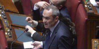 Azione, Costa lascia partito Calenda e aderisce a Forza Italia