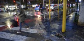 Bomba d’acqua nella notte su Roma, tempesta di fulmini e strade allagate – Video