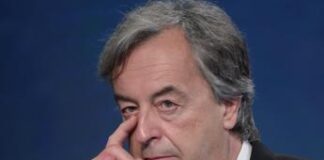 Burioni vs sindaca Potenza Picena: “Irresponsabile patrocinio a evento no vax”