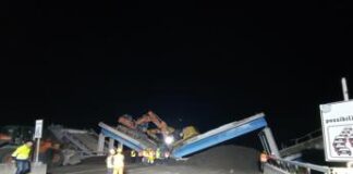 Cavalcavia Anas durante demolizione crolla su autostrada, chiuso tratto D19 Diramazione Roma sud della A1 Milano-Napoli