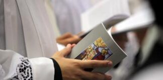 Chiesa dice sì a gay in seminario: “Ma devono essere casti”