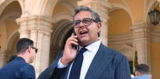 Corruzione Liguria, Toti patteggia 2 anni: accordo con Procura