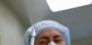 Covid Usa, la Florida sconsiglia uso vaccino mRNA negli anziani