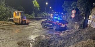 Frana in strada a Gragnano, ordinanza per evacuare 20 persone