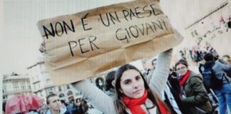 Lavoro, dal caporalato ai giovani laureati: illusi e sfruttati Giovani laureati