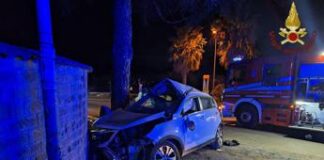 Incidente a Nettuno, scontro tra due auto: morti bimbo e donna incinta