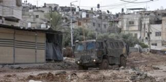 Israele attacca Tulkarem e impone coprifuoco al campo profughi: sale tensione in Cisgiordania
