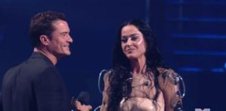 MTV VMAs, Orlando Bloom premia la compagna Katy Perry: tutti pazzi per la dedica d’amore – Video