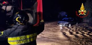 Maltempo in Toscana, forti piogge e allagamenti: bomba d’acqua nel Livornese