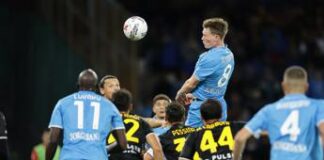 Napoli-Monza 2-0, azzurri primi in classifica con 13 punti