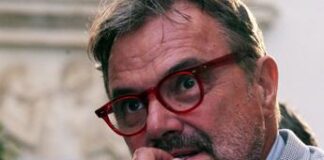 Oliviero Toscani: “Più appeal al mestiere di medico? Pagateli di più”