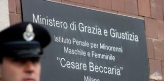 Rivolta nel carcere minorile Beccaria, in 4 tentano la fuga: rintracciati
