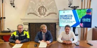 Sicurezza stradale a Vicenza: più controlli ed educazione per ridurre gli incidenti.  Dati 2023 e primo semestre 2024 raccolti dalla polizia locale Sicurezza stradale a Vicenza, da sx commissario EQ della polizia locale Michele Camarata, sindaco Giacomo Possamai e assessore alla mobilità Cristiano Spiller
