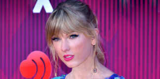 Taylor Swift annuncia il suo endorsement: la rabbia di Trump. Eppure aveva pubblicizzato la falsa Swift pro Trump creata con l’IA Taylor Swift, la popstar americana, ha offerto il suo endorsement a Kamala Harris per la presidenza degli Usa.