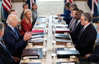 Ucraina-Russia, Biden e Starmer ribadiscono sostegno a Kiev