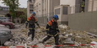 Ucraina, attacco Russia contro grattacielo a Kharkiv: almeno 33 feriti