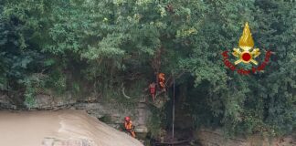 Valdagno, due ragazzini sorpresi dalla piena del torrente Agno: salvati dai Vigili del Fuoco Vigili del fuoco salvano due ragazzini bloccati nel torrente agno