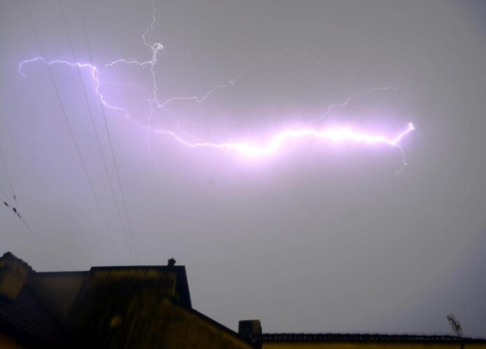 temporale_milano_fulmine_fg maltempo