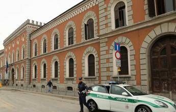 15enne rapinato a Milano, resta in carcere il maggiorenne del gruppo: “Capacità criminale elevatissima”