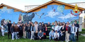“Il Grande Gigante Pompiere”: murales studenti liceo artistico Boscardin realizzato presso sede vigili del fuoco di Vicenza
