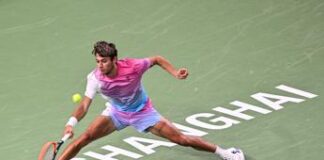 Atp Shanghai, Cobolli batte Wawrinka in rimonta e va al terzo turno: sfiderà Djokovic