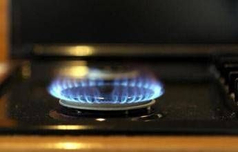 Attacco all’Iran, cosa succede alle bollette del gas degli italiani: come tutelarsi