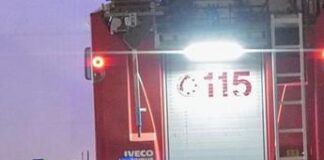 Autocarro sbanda e finisce contro guardrail, 2 morti su statale tra Foggia e San Severo