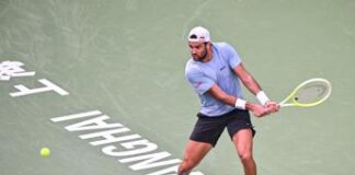 Berrettini e la mascotte di Shanghai, dialogo complicato – Video