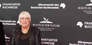 Buchmesse, ministra Roth: “Il pensiero libero e aperto è minacciato”