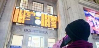 Caos treni alla Vigilia di Natale, guasto a nodo ferroviario di Napoli e ritardi di oltre un’ora su Alta Velocità e Intercity