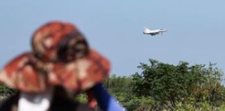 Cina, aerei e navi da guerra intorno a Taiwan: forte condanna di Taipei