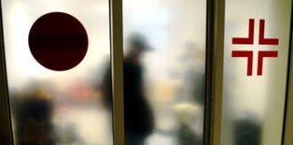 Covid, con la variante Xec cambiano i sintomi: forte tosse, naso chiuso e poco appetito