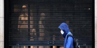 Covid, ecco come la pandemia ci ha cambiato: meno uscite, più famiglia e notizie