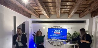 Elezioni USA 2024: Marilisa Palumbo (CorSera) e Giovanni Diamanti (Youtrend) ne hanno discusso a Vicenza con Martina Carone (Beyond) Elezioni USA 2024: da sx Giovanni Diamanti (Youtrend) e Marilisa Palumbo (CorSera) con Martina Carone (Beyond)