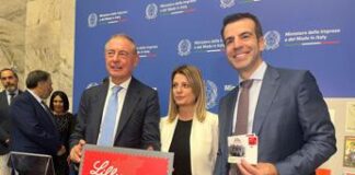 Farmaceutica: Lilly Italia, francobollo dal Mimit ne celebra eccellenza