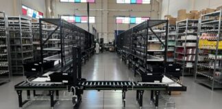 Farmacia Soccavo: un impegno continuo per la cura e il benessere dei clienti Farmacia Soccavo, un'area di magazzino