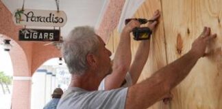 Florida, fuga di massa per uragano Milton. Ipotesi rinvio viaggio per Biden