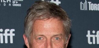 Hugh Grant: “Mia madre voleva che diventassi arcivescovo di Canterbury”