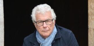 Ken Follett torna con un nuovo romanzo epico: “Vi racconto la costruzione di Stonehenge”