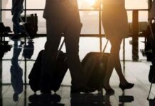 Maternità surrogata, 2 italiani fermati con bimba in aeroporto Buenos Aires