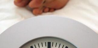 Ora solare 2024, si cambia: quando spostare indietro le lancette