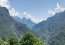 Il borgo “horror” di California di Gosaldo nelle Dolomiti Bellunesi Paesaggio a California. Foto di Gianluca Specia da facebook